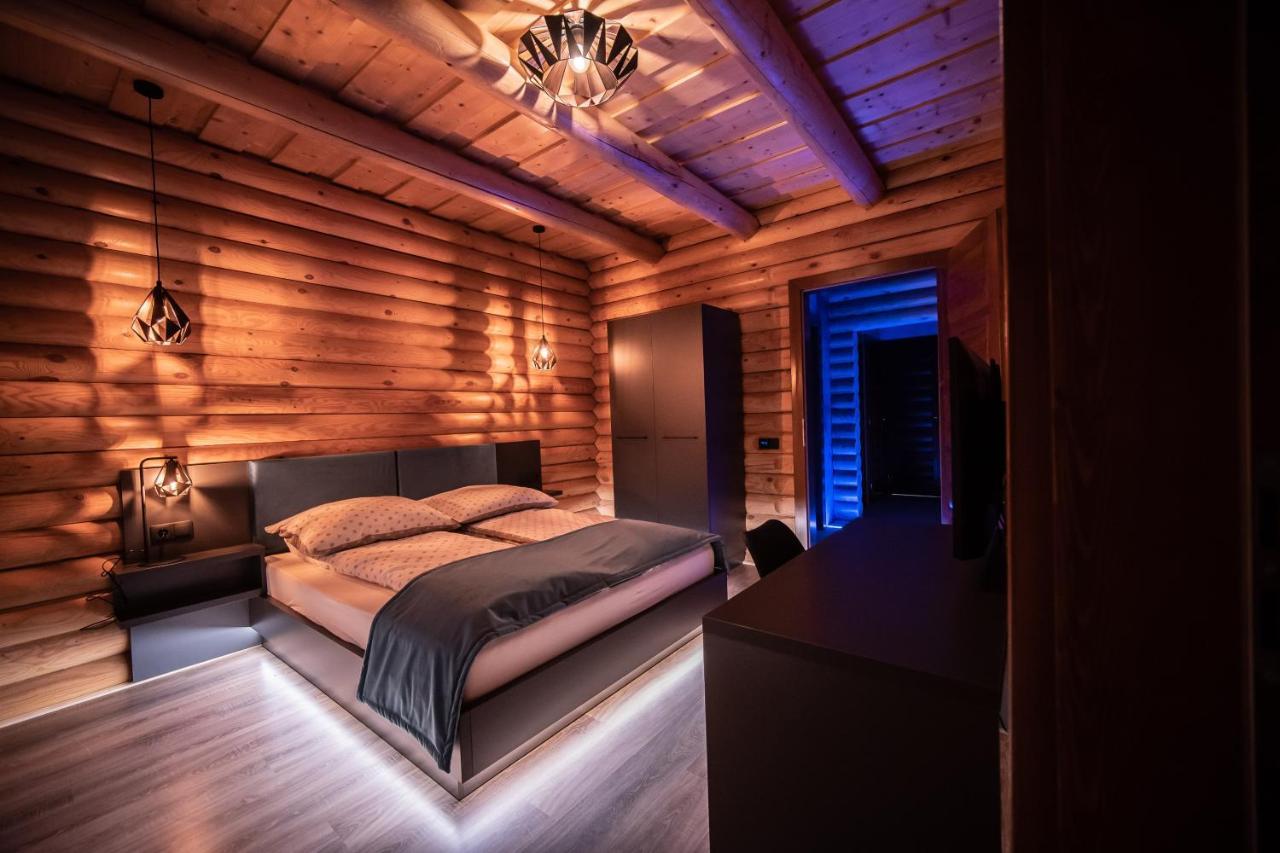 Mitosz Apartman Gyomaendrőd Exteriör bild
